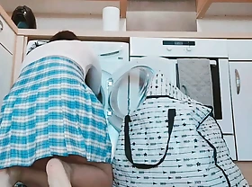 Asian chick exhibiting a resemblance her Asian pussy greatest entirety doing her laundry